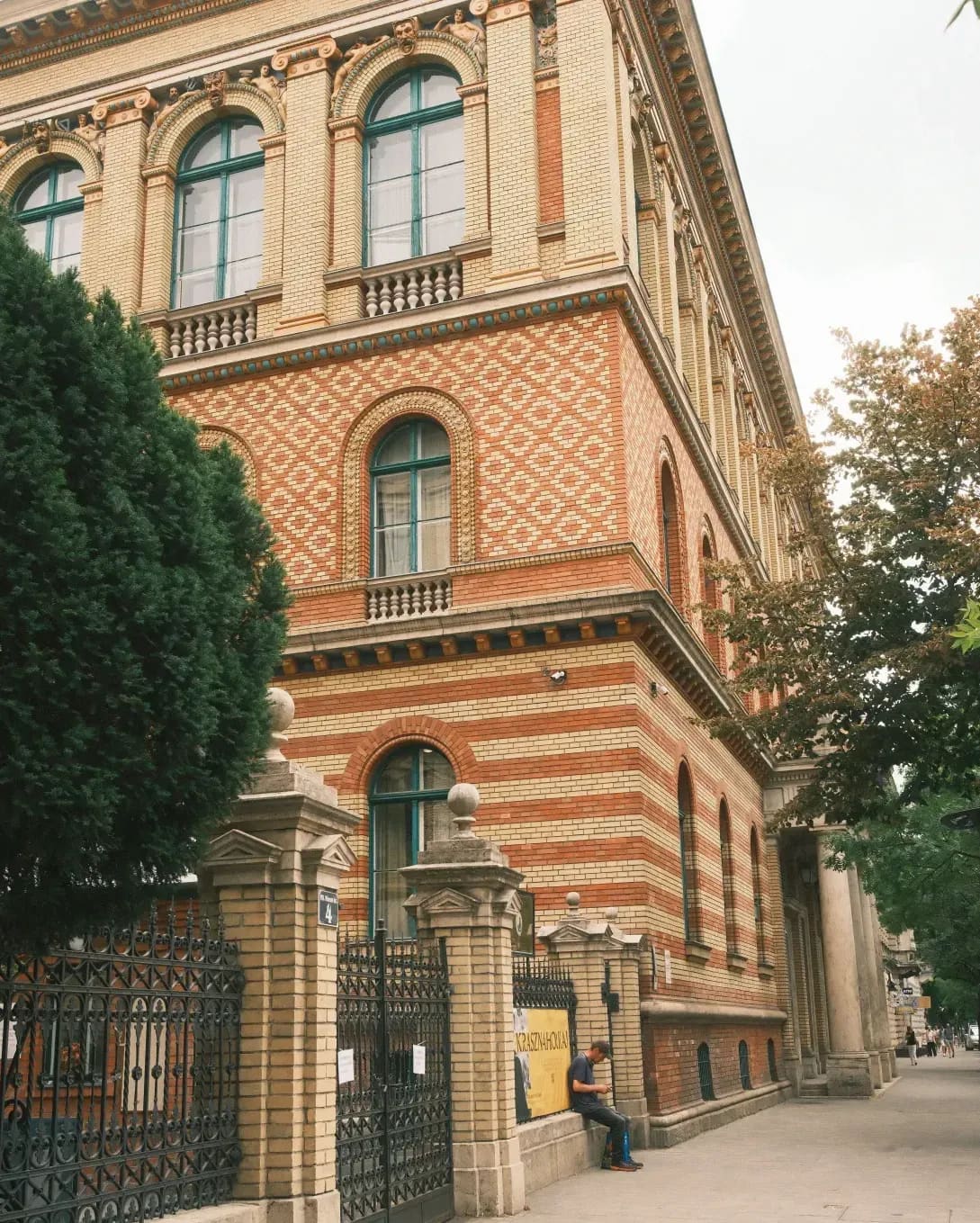 Romena Facile 1